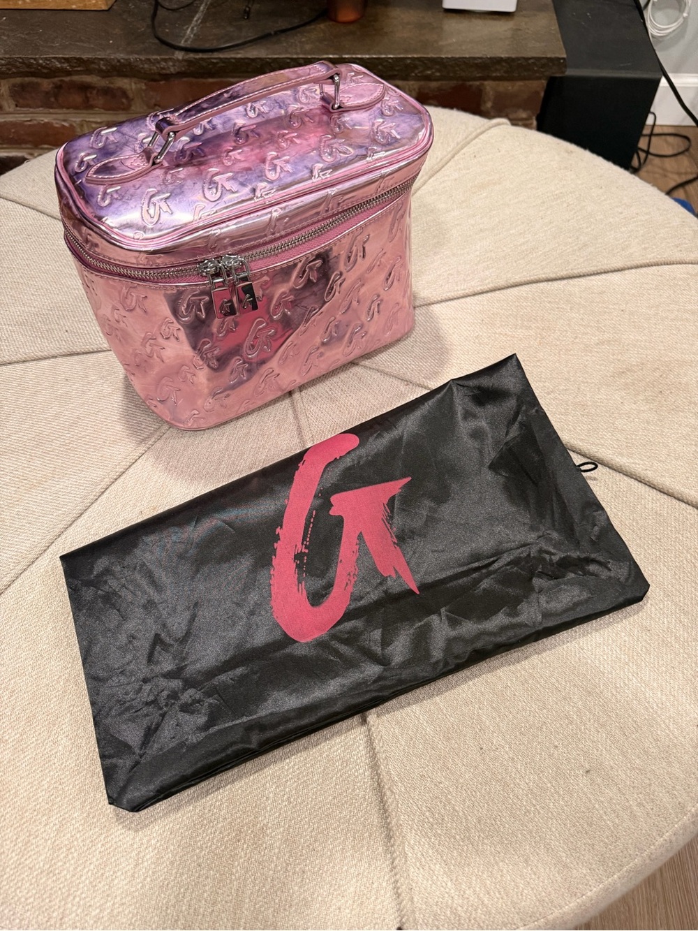 Glamaholic Lifestyle Large Mirror Pink Toiletry Bag - Picture 4 of 5